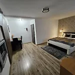 Apartment Queen Bridge