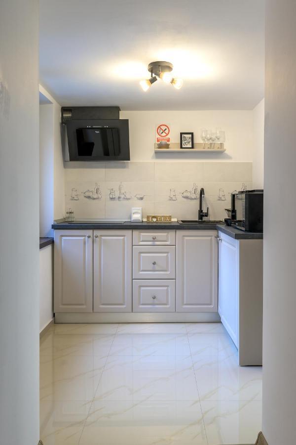 Queen Bridge Apartment *