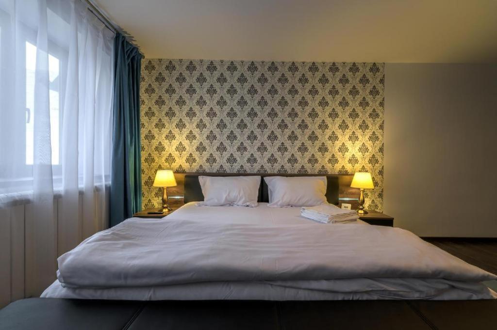 Queen Bridge Apartment *