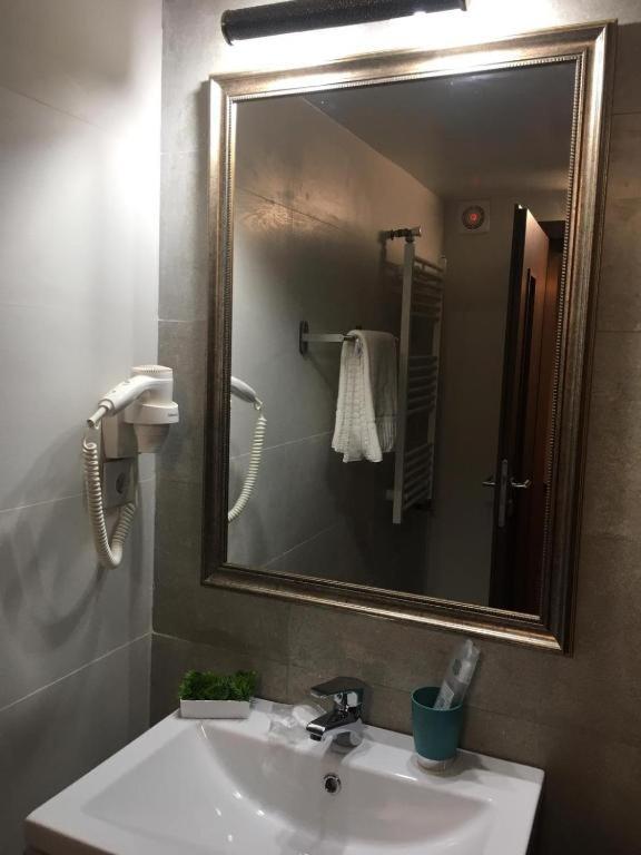 Queen Bridge Apartment