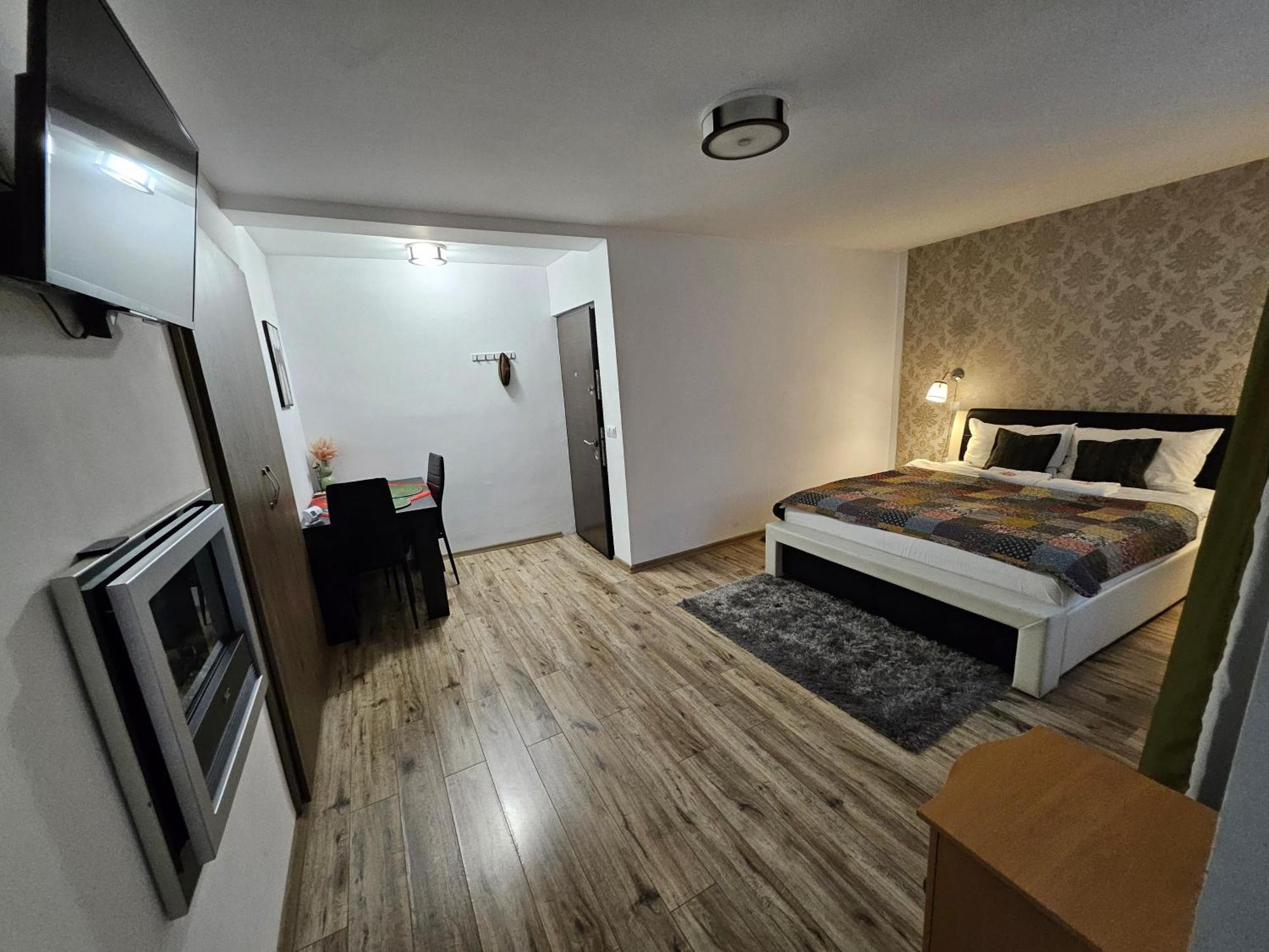 Queen Bridge Apartment