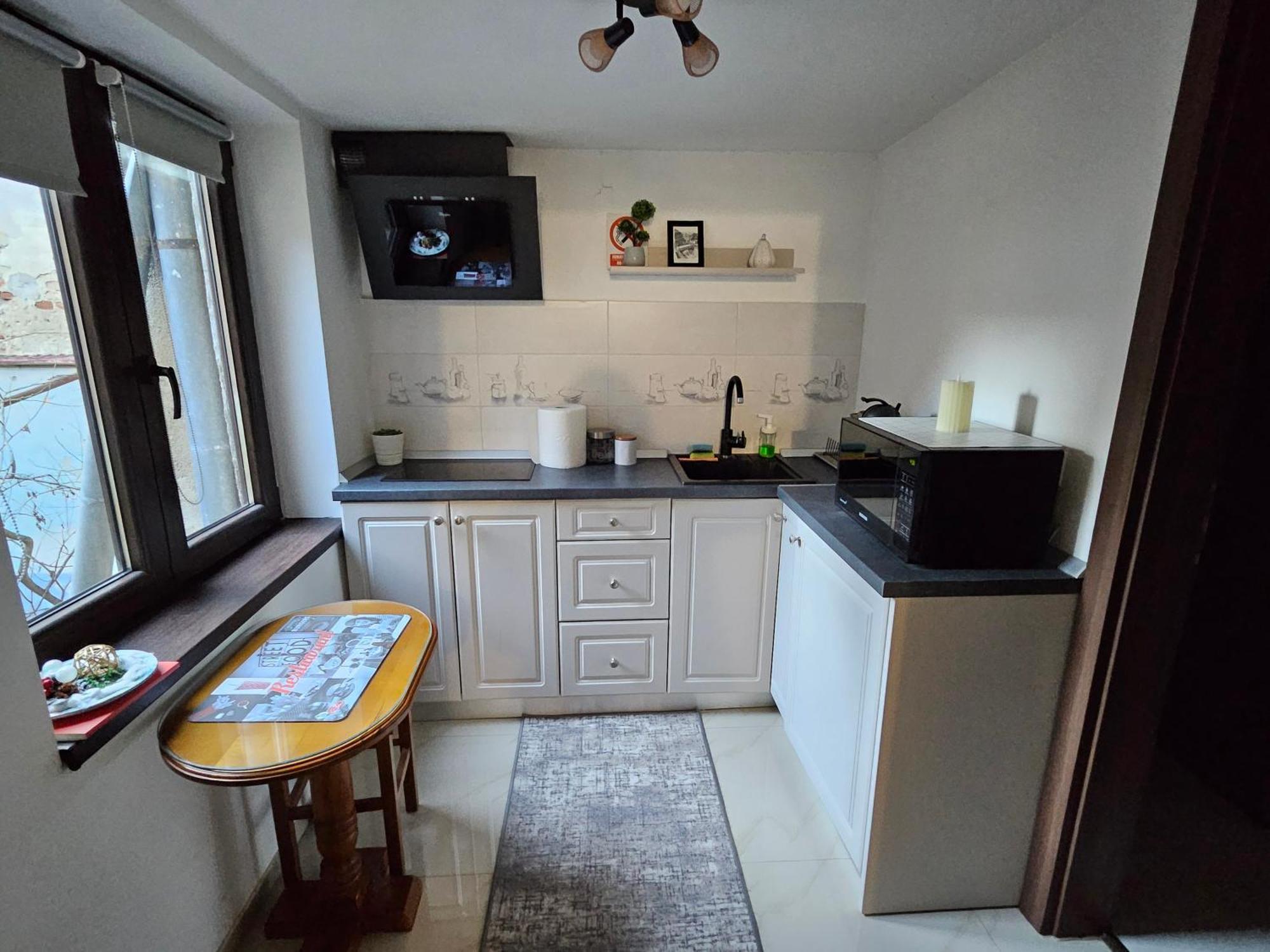 Queen Bridge Apartment
